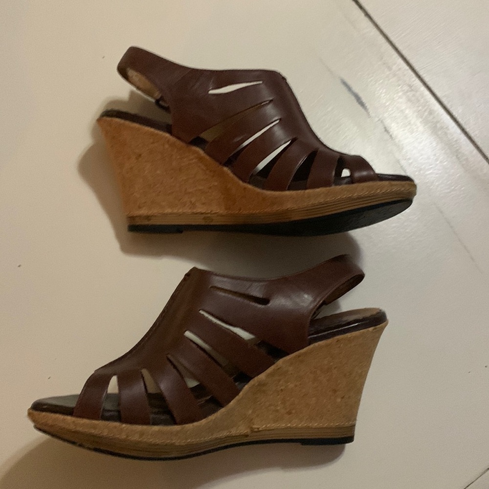 Women’s Clark’s INDIGO leather wedge sandal, size 9